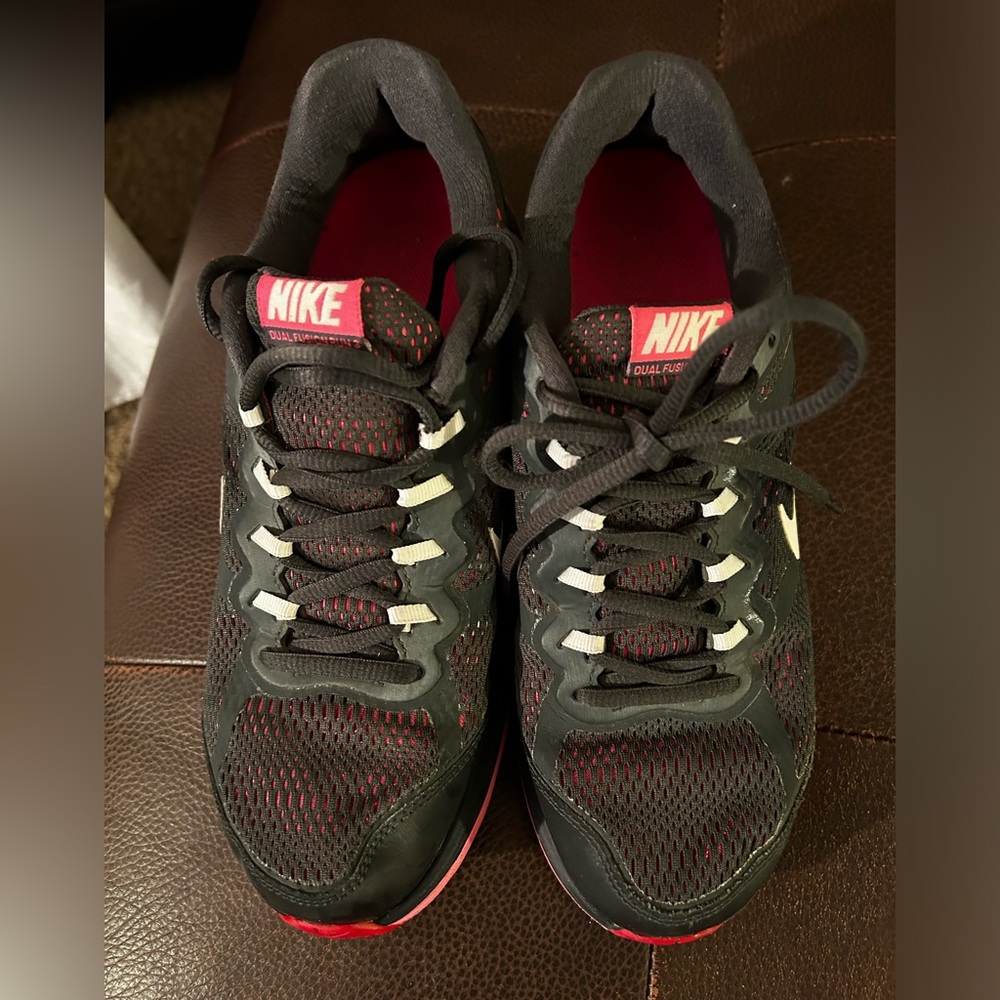 ‼️‼️‼️SOLD‼️‼️‼️Nike dual fusion  for women